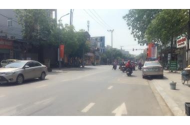 BÁN ĐẤT THỔ CƯ MẶT PHỐ TT.HƯƠNG CANH  (QL 2A), TRUNG TÂM C.N BÌNH XUYÊN, VĨNH PHÚC. ĐƯỜNG 4 LÀN Ô TÔ, XÂY KHÁCH SẠN, KINH DOANH CÁC LOẠI,MT: 10M, DT : 200 M2, GIÁ 10,5 TỶ. 0839033934